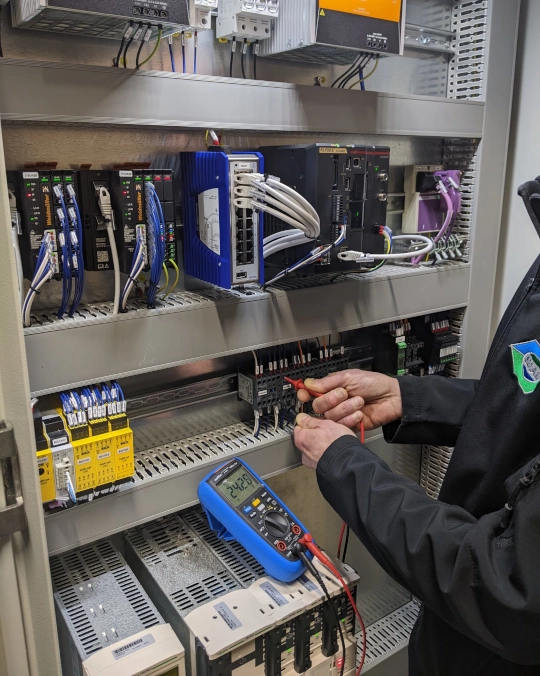 Câbleur Technicien test armoire électrique 44